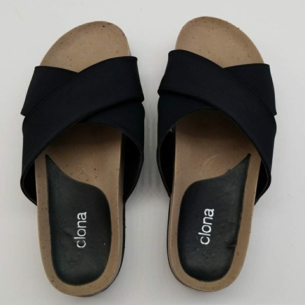 Black platform sandals